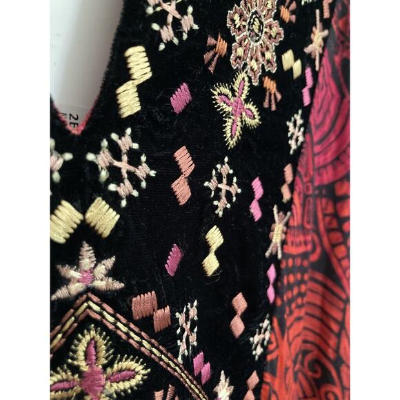 NWT Soft Surroundings Women's Size Large Tunic Suzi Embroidered Velvet Flowy Top - Picture 4 of 11
